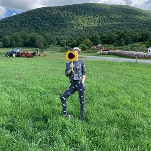 Fornia size small super soft jogger set with star design